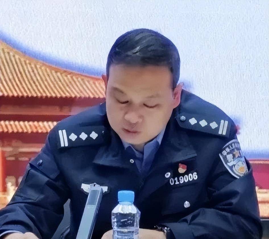 危印国<strong></p>
<p>okex官网</strong>，主动投案