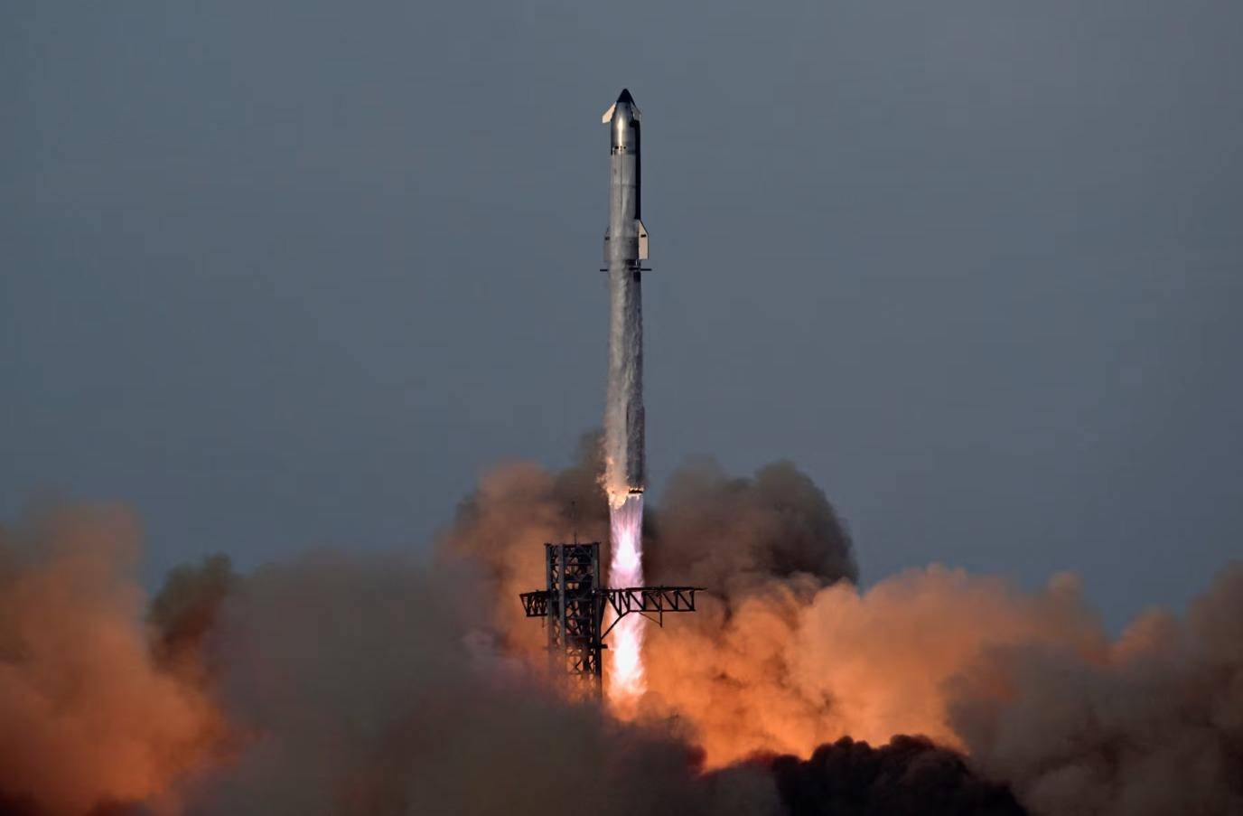 星舰第十次试飞成功：达成多项目标<strong></p>
<p>登录新设备</strong>，马斯克祝贺