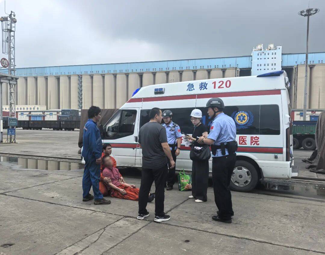 中国留学生因用手机拍照翻译遭拘押<strong></p>
<p>okex香港的地址</strong>，中使馆紧急提醒！【新闻早知道】