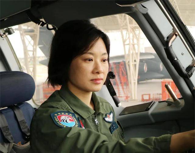 阅兵最帅女机长<strong></p>
<p>欧易充值提现</strong>，是她！