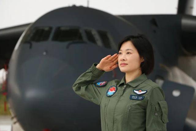 阅兵最帅女机长<strong></p>
<p>欧易充值提现</strong>，是她！