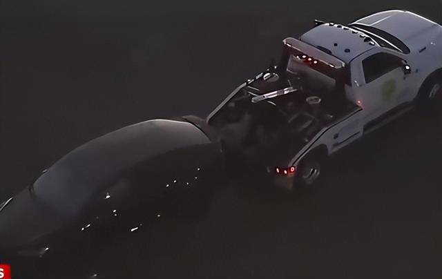 知名歌手名下特斯拉车内发现尸体<strong></p>
<p>苹果版下载内测版</strong>，死者身份不明