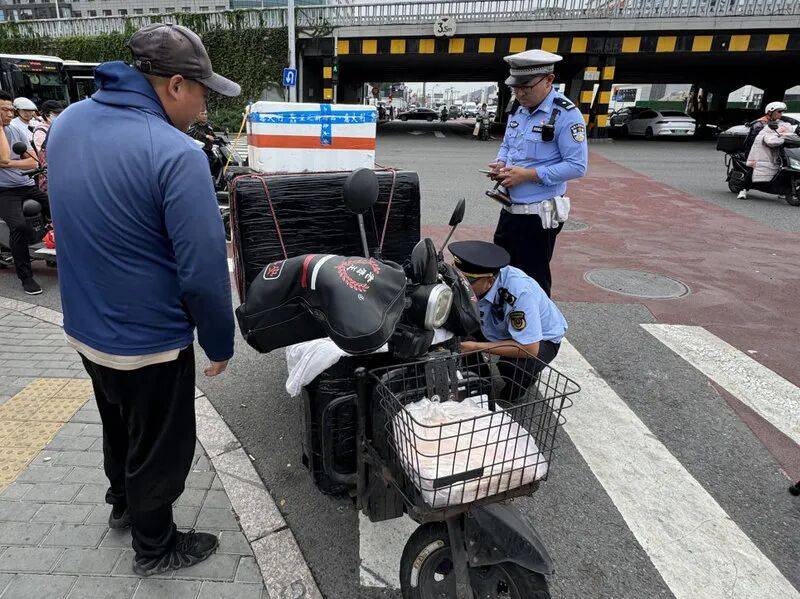 全链条溯源<strong></p>
<p>苹果版下载内测版</strong>，交管市场联合整治电动自行车非法改装