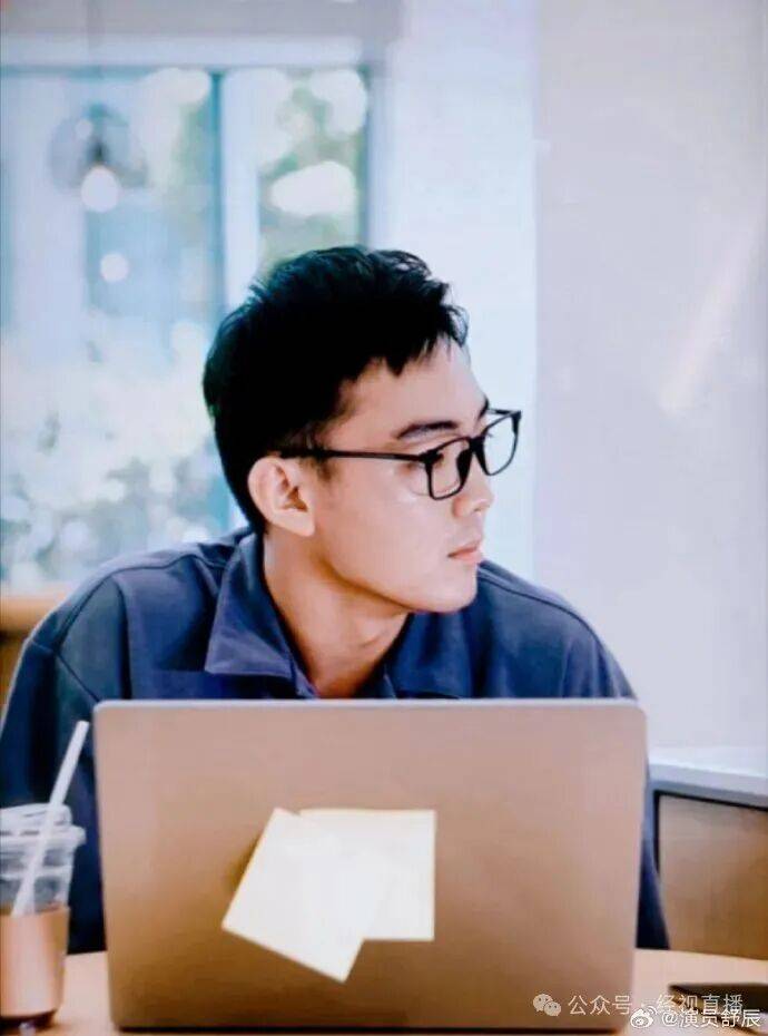 00后男演员在横店送外卖<strong></p>
<p>易欧okex</strong>，每天跑4、5个小时！曾出演《小巷人家》