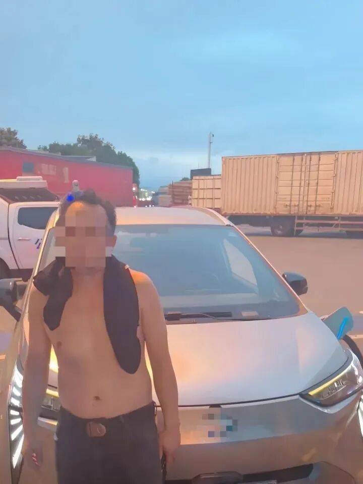 这是高速啊！新能源汽车突然没电<strong></p>
<p>okex登入</strong>，司机蛮力推行2公里…