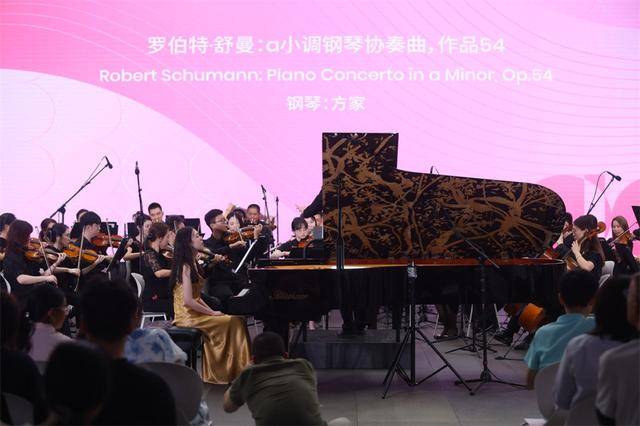 国庆奏响“琴键上的浪漫”<strong></p>
<p>okex买币教程</strong>！深圳美术馆跨界音乐会解锁音画共生新体验