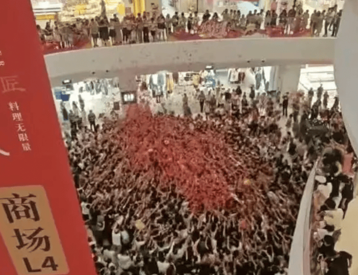 “天降红包雨”引发拥挤致顾客摔倒受伤<strong></p>
<p>okex中国官网</strong>，三亚大悦城致歉