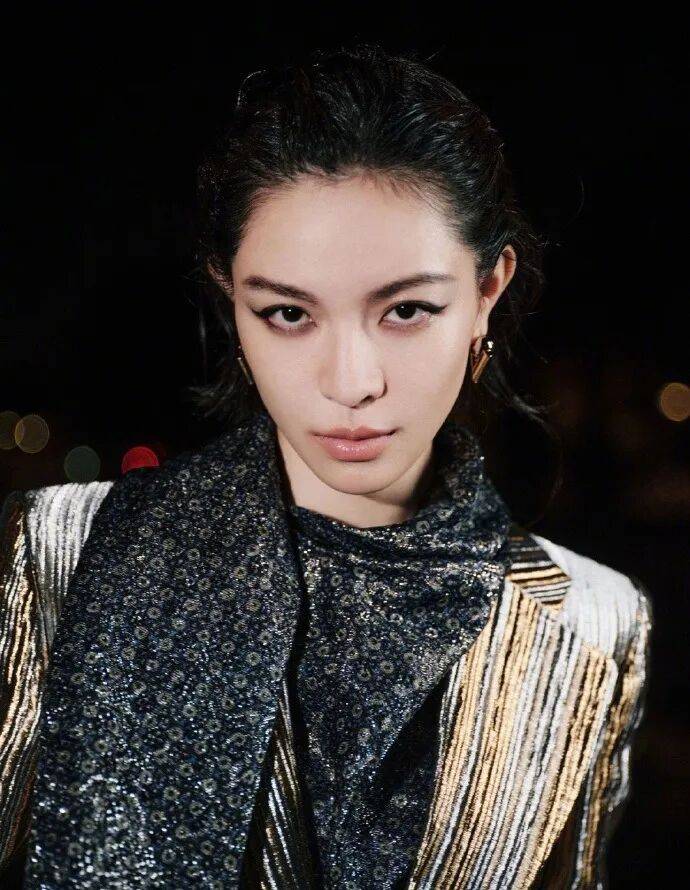 时装周上的女明星<strong></p>
<p>okex中国官网</strong>，秋冬氛围感一键封顶！