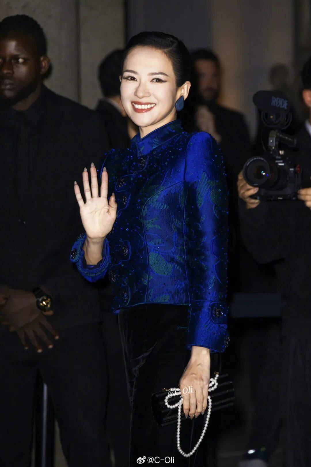 时装周上的女明星<strong></p>
<p>okex中国官网</strong>，秋冬氛围感一键封顶！