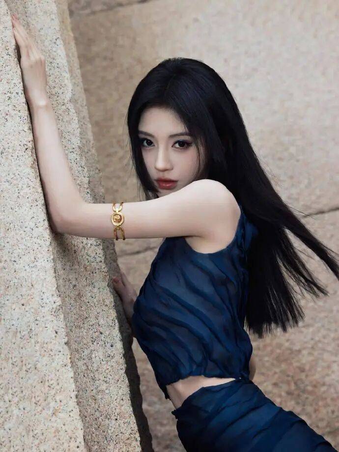 时装周上的女明星<strong></p>
<p>okex中国官网</strong>，秋冬氛围感一键封顶！