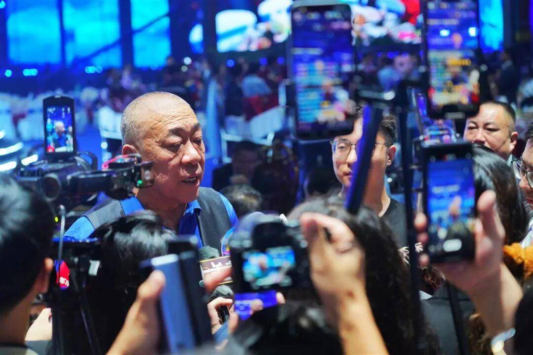 “全网最爱发钱老板”给员工父母发1000万中秋礼金<strong></p>
<p>okex中国官网</strong>，回应质疑：绝不是作秀，已办了十几年