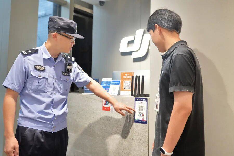 突然群发<strong></p>
<p>okex币官网app</strong>！大批上海市民收到警方短信！全市爆火网红已被锁定...有爸爸因孩子违规被罚款