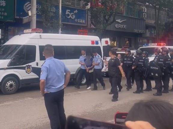 福泉一家珠宝店被盗<strong></p>
<p>okex官网</strong>，涉事门店员工称偷盗者已被找到，警方回应
