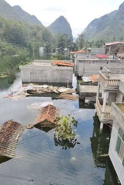 百色多个村庄被困水中已超半月<strong></p>
<p>okex登陆官网</strong>，长涝难退为何重演？