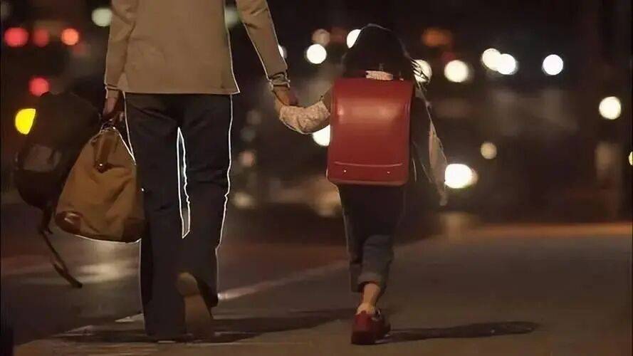 解忧 | 单亲爸爸跑网约车<strong></p>
<p>欧易okex注册平台</strong>，女儿全程住车上