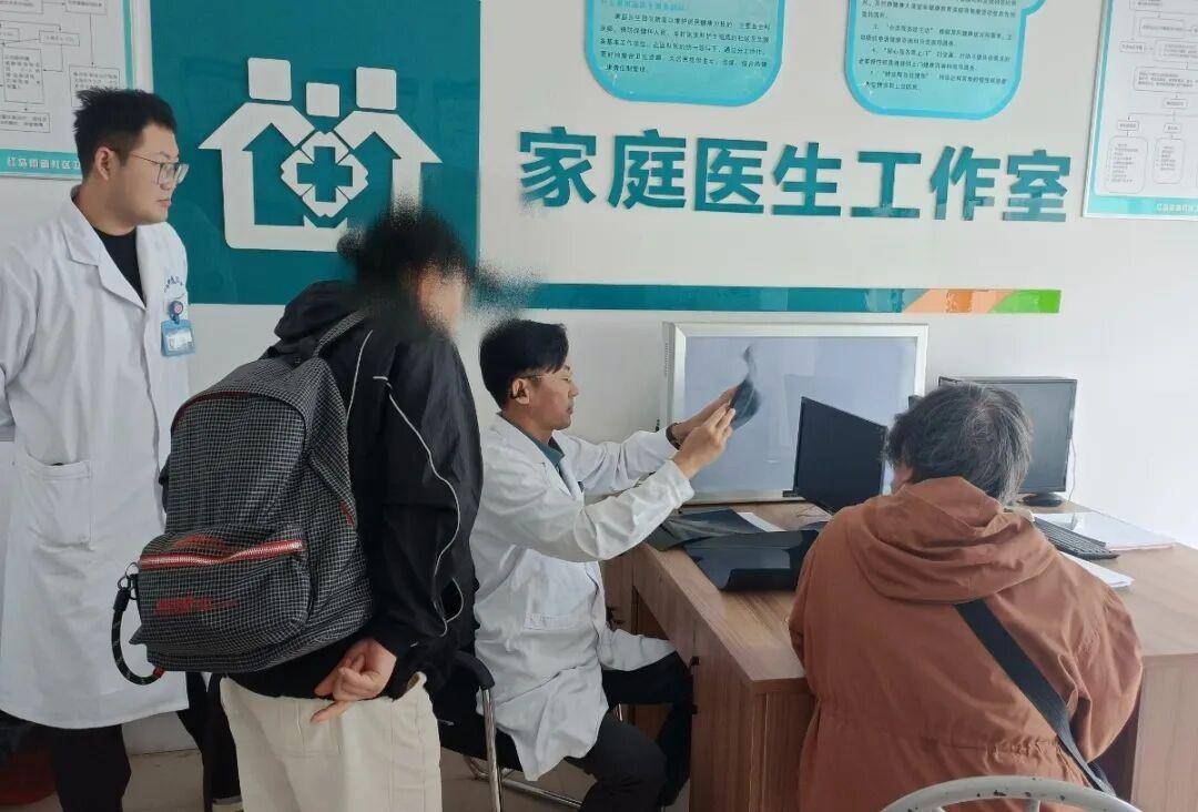 “大医院专家来了<strong></p>
<p>okex欧易官网 </strong>，我们在社区看病，也更放心了”